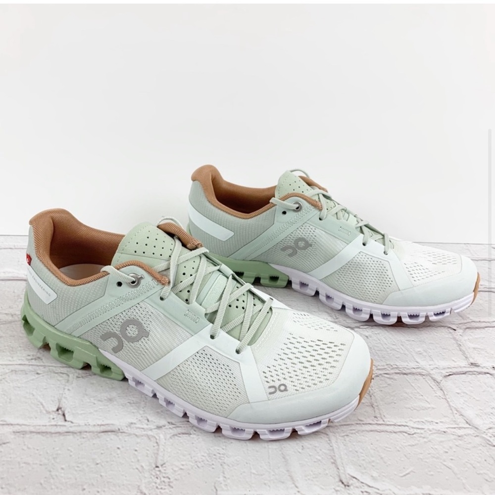 ON CLOUDFLOW RUNNING SHOE ALOE/WHITE